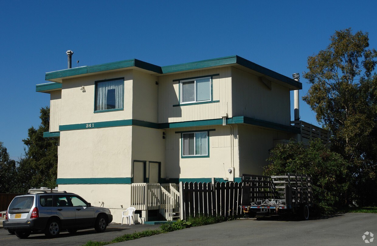 Building Photo - 341 E 2nd Ct