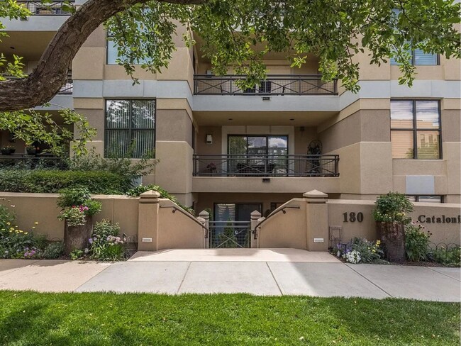 Building Photo - 1 bedroom, 1 bath Cherry Creek North - Ava...