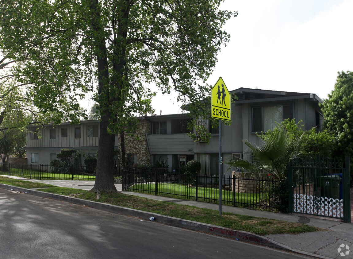 Building Photo - 18108 Schoenborn St
