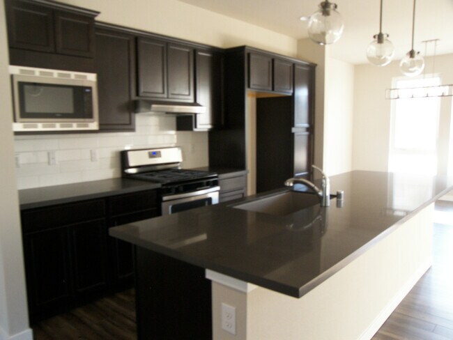 Foto del edificio - 729 112th St SW