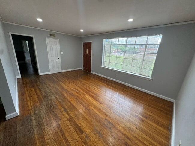 Building Photo - 3445 Le Bron Rd