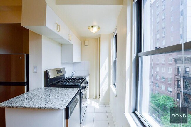 Foto del edificio - 301 E 38th St