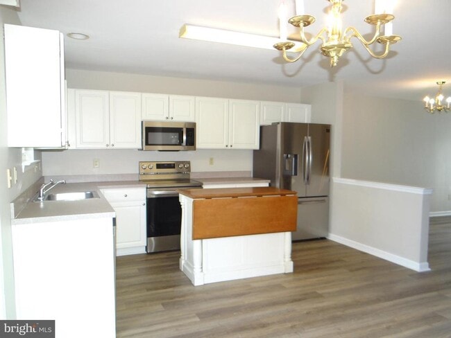 Building Photo - 348 Gavin Dr