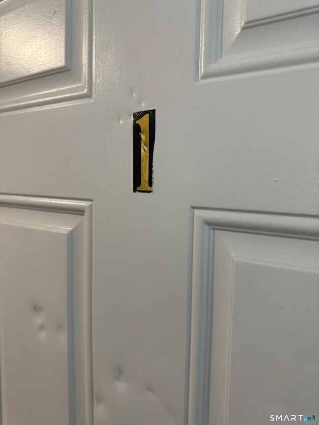 Building Photo - 86 Pequonnock St