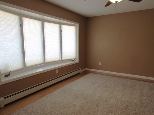 Building Photo - 2677 Cambridge Dr