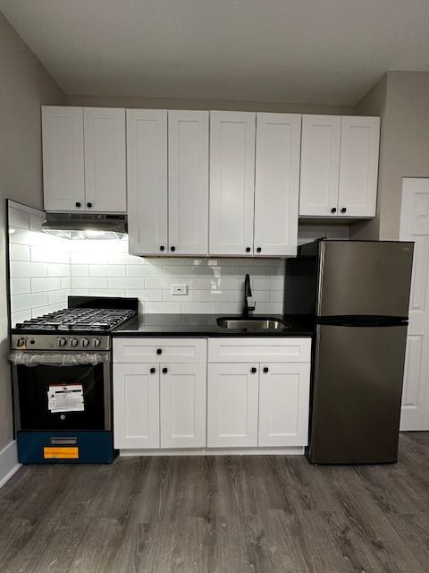 Foto del edificio - 4364 N Kenmore Ave