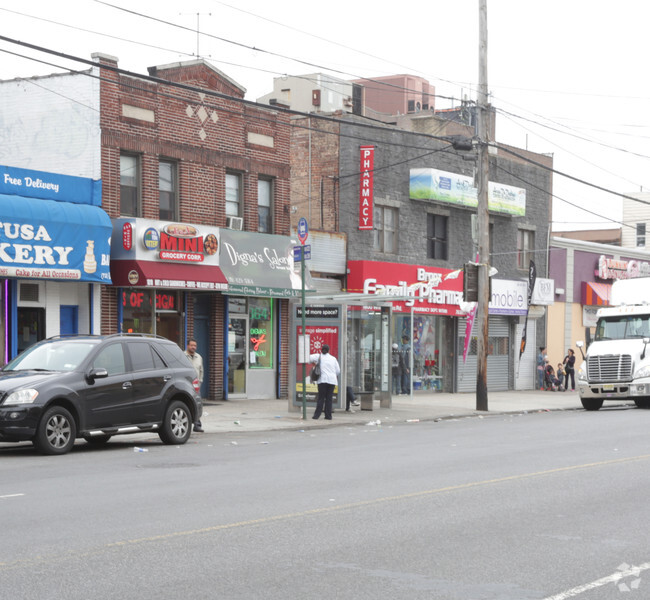 Building Photo - 1826 White Plains Rd