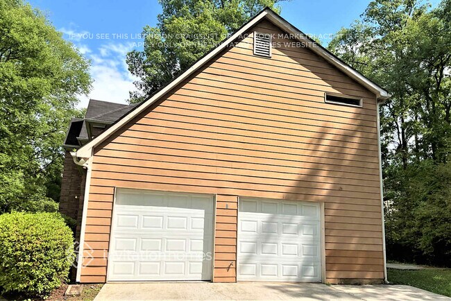 Building Photo - 210 Promenade Way SW