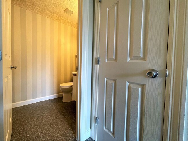 Foto del edificio - 2059 Coleman Dr