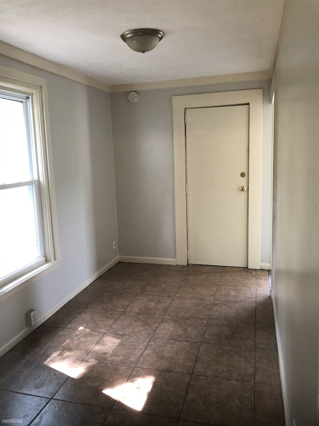 Building Photo - 3 br, 1 bath House - 1105 Baxter St SE