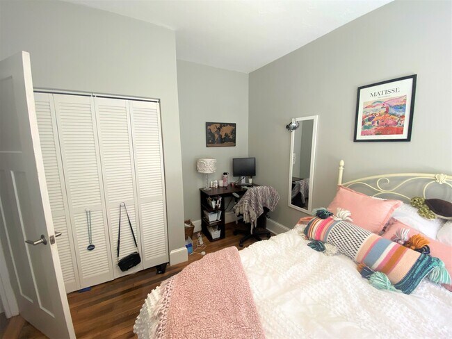 Foto del edificio - 15 Park Vale Ave