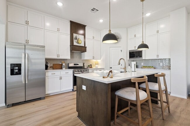 Building Photo - Modern Comfort Meets Turn-Key Living in Owasso’s Newest Build