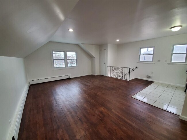 Foto del edificio - 77 Country Village Rd