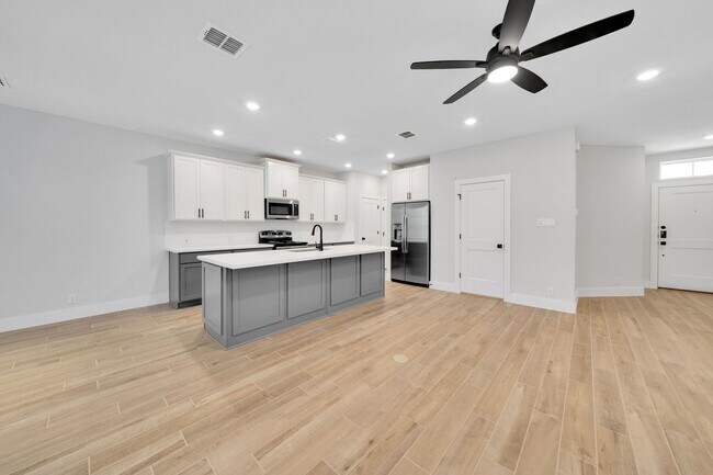 Foto del edificio - Gorgeous New Construction Luxury Townhome!!!