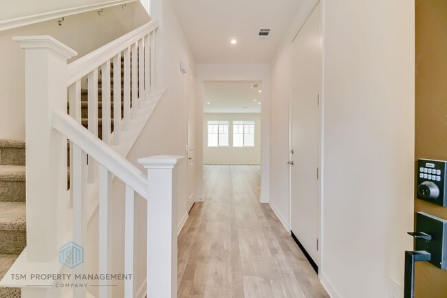 Building Photo - 16076 Jaegar Ln