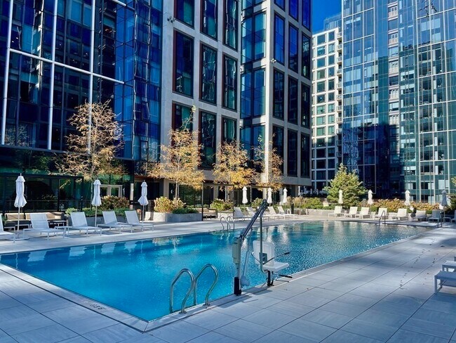 Foto del edificio - 135 Seaport Blvd