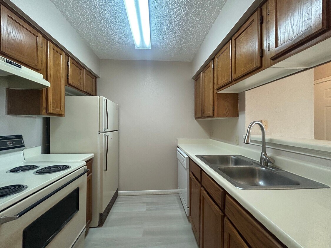 Foto del edificio - 12550 Whittington Dr