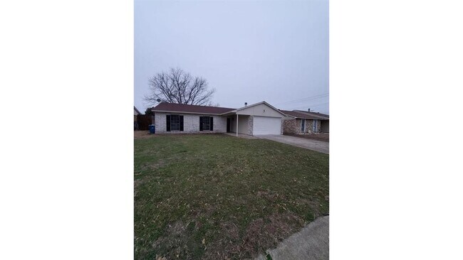 Building Photo - 5208 Slay Dr