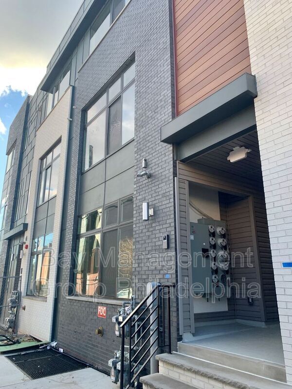 Primary Photo - 514 W Montgomery Ave