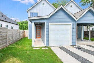 Building Photo - 1202 Cometa St