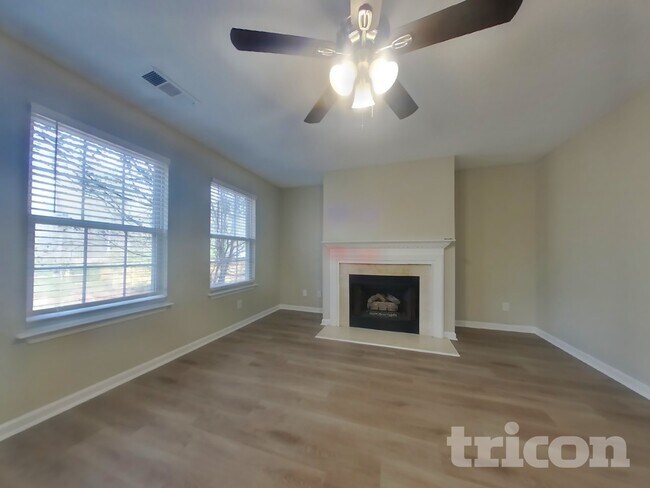 Foto del edificio - 34 Glenabbey Dr