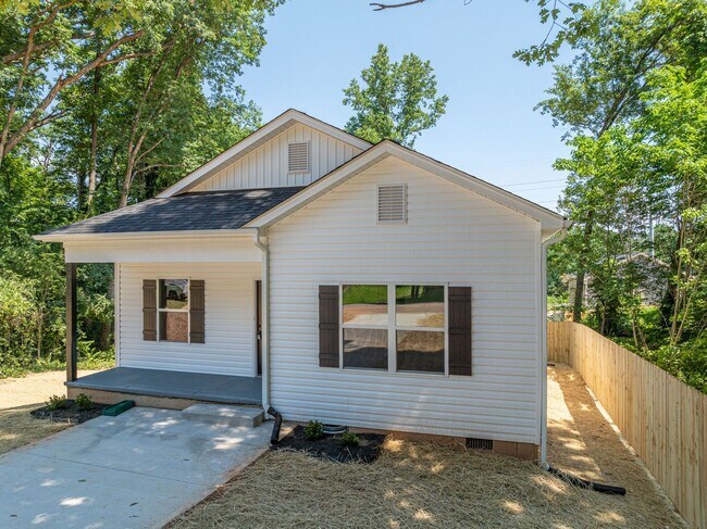 Foto del edificio - Your New Home Awaits in Hickory!