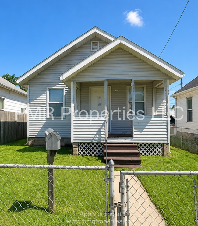 Building Photo - 1032 8th Ave