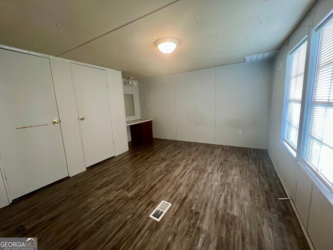 Foto del edificio - 2830 Greensboro Rd