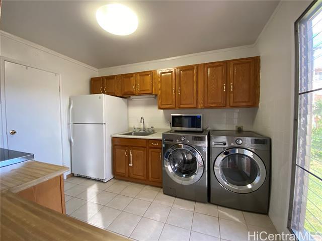 Building Photo - 98-1387-1387 Nola St