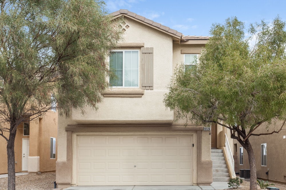 Foto principal - 9124 Black Elk Ave