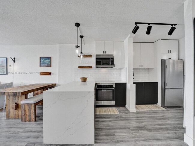 Foto del edificio - 1777 SE 15th St