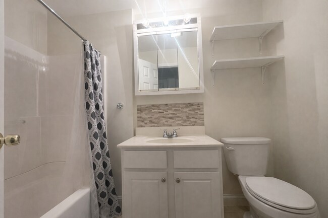 Foto del edificio - 1056 Cambridge St