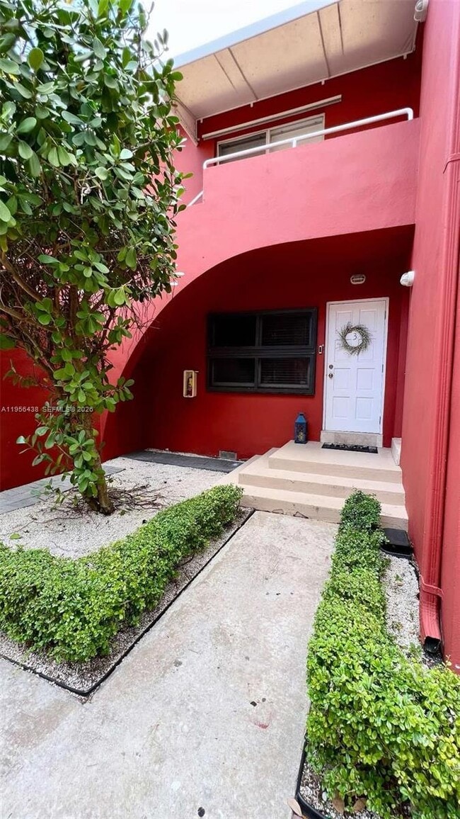 Foto del edificio - 544 NE 62nd St