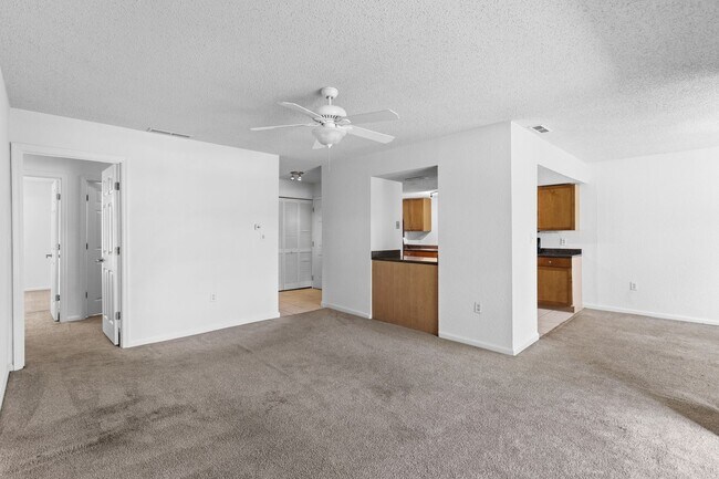 Photo - 1/2 off First Month's Rent for a November ... House