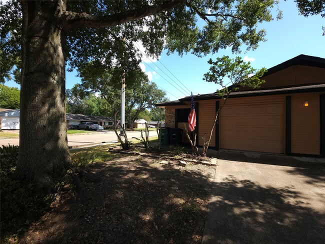 Building Photo - 1546 Ramada Dr