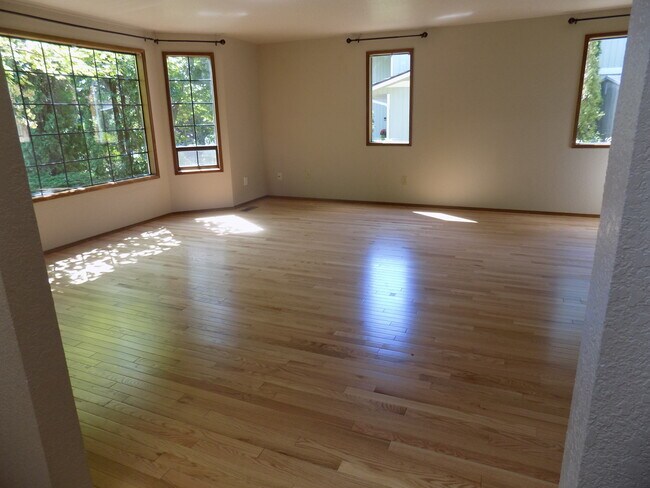 Foto del edificio - 2127 140th Pl SE
