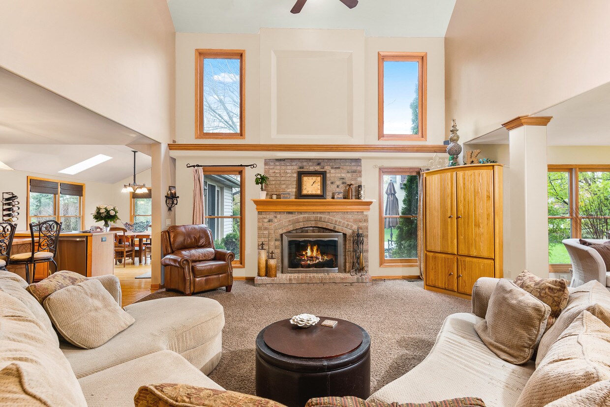 Primary Photo - 840 Legacy Dr