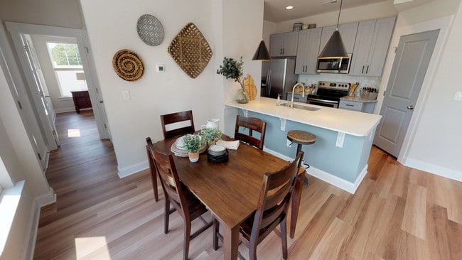 Building Photo - Chandler Commons Townhomes