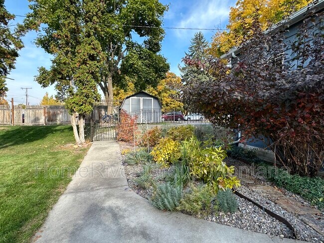 Building Photo - 909 Longstaff St