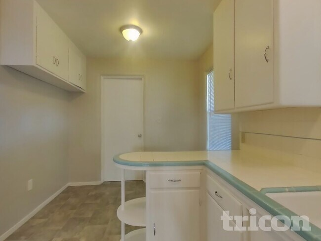 Foto del edificio - 342 Camellia Way