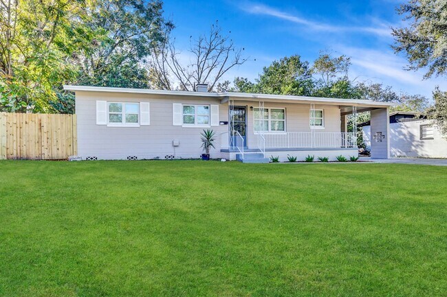 Building Photo - 5608 Lejeune Dr