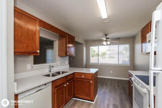 Foto del edificio - 1253 Thallar Ln NW