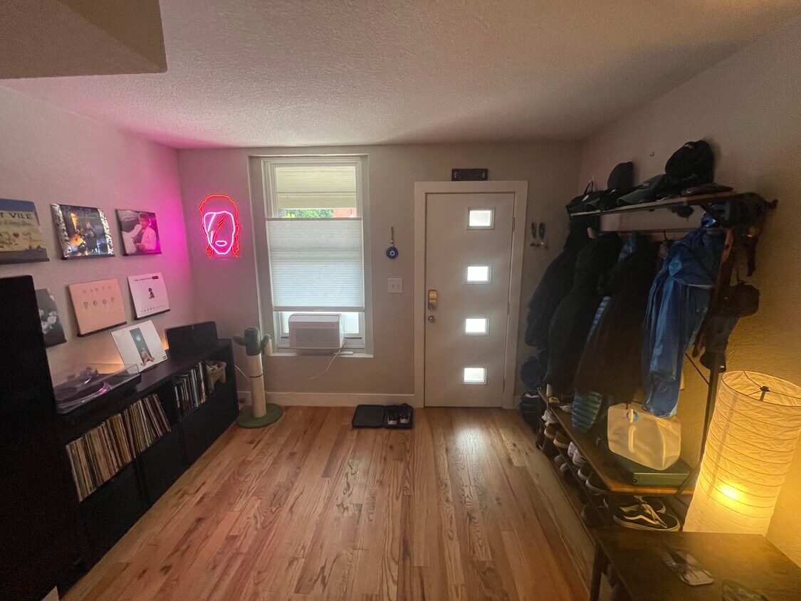 1733 E 35th Ave, Denver, CO 80205 Townhome Rentals in Denver CO