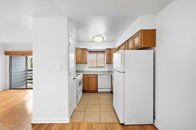 Building Photo - 100 Market St