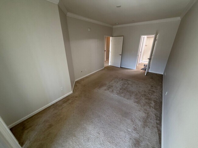 Building Photo - Refreshed Muilti-Story 2BD/2.5BA Condo in Dublin's Terraces!