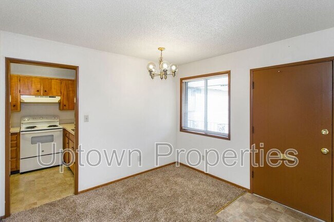 Building Photo - 8059 NE Flanders St