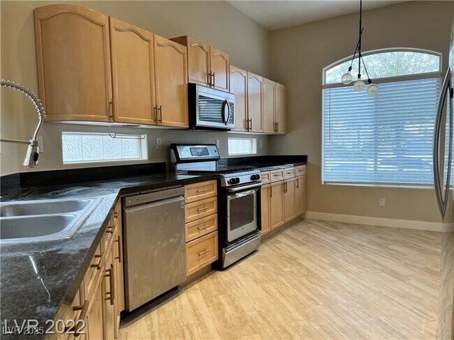 Building Photo - 8252 Nice Ct