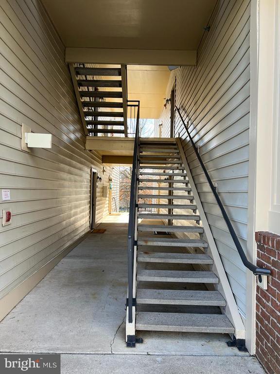 1060 Gardenview Loop Unit 303, Woodbridge, VA 22191 Room for Rent in