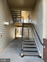 Building Photo - 1060 Gardenview Loop
