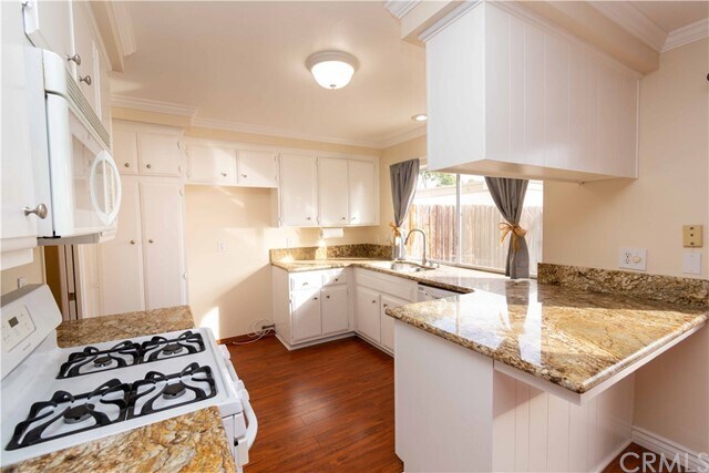 Foto del edificio - 11272 Holder St